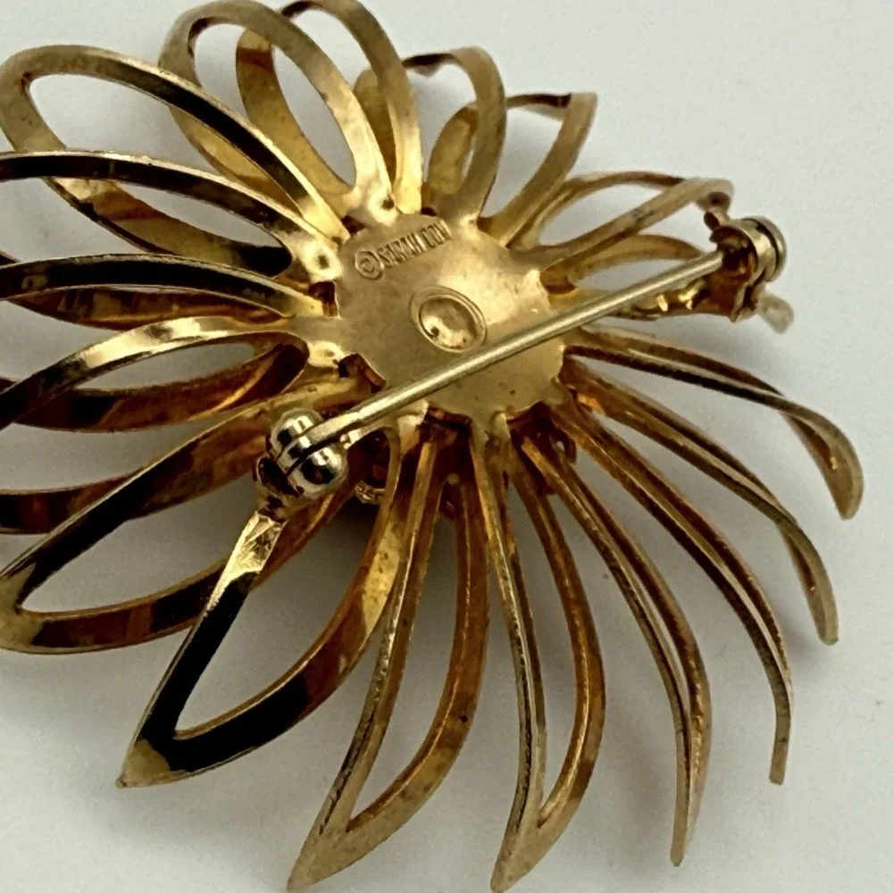 Vintage Sarah Coventry Brooch Flower Gold Tone Red Rhinestone Starburst Pin